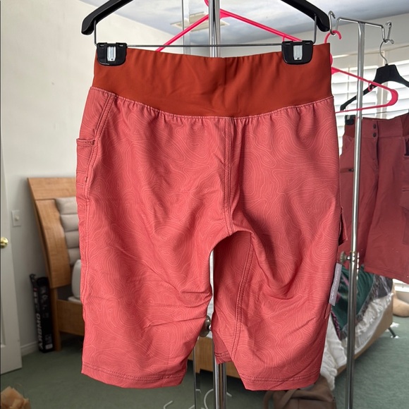 Shredly Rust Topographic Cargo Bike Shorts - Picture 6 of 9